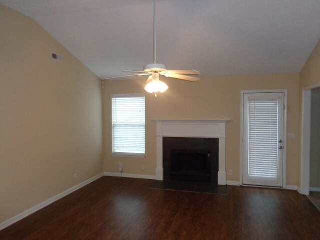 Building Photo - 167 Lansdan Dr