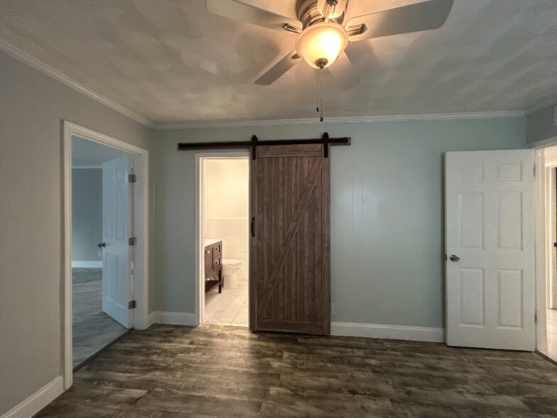 Building Photo - 2107 Tecumseh Trce