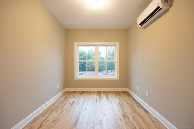 Building Photo - 213 Old Towne Rd