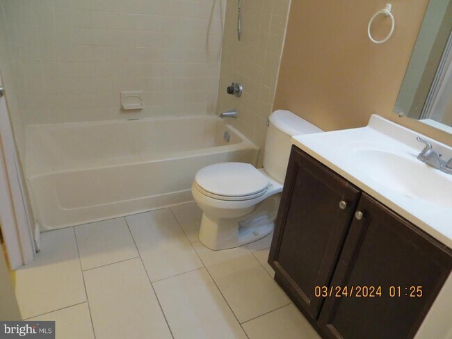 Building Photo - 1009 Ravens Crest Dr