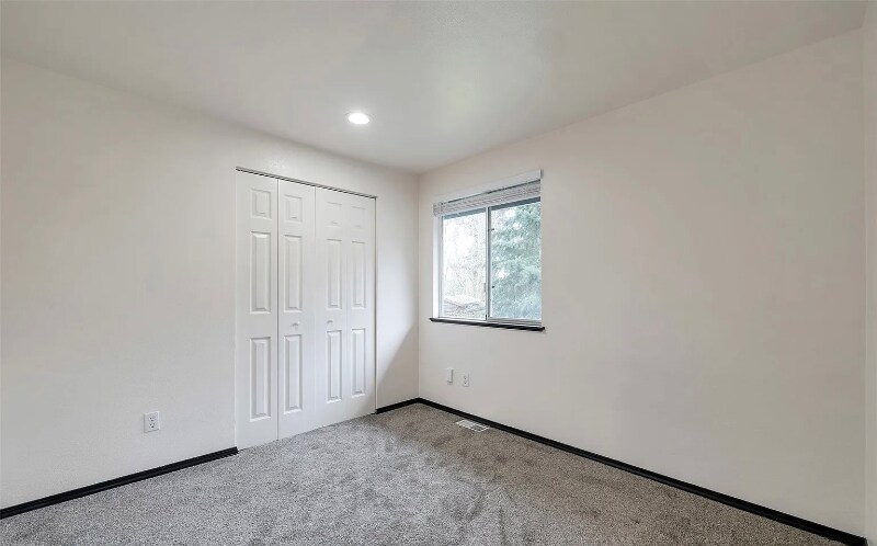 Building Photo - 27800 20th Pl S