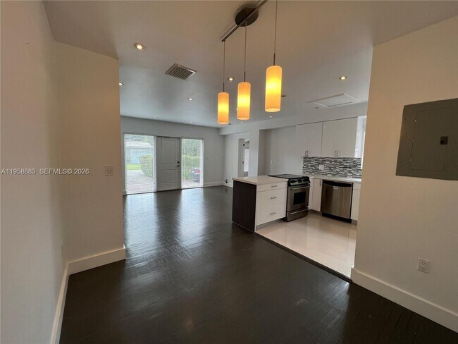 Building Photo - 125 NW 100th St