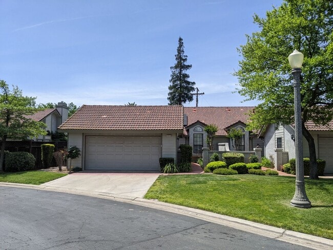 Primary Photo - Spacious Bullard Court 2 bedroom 2 bathroo...