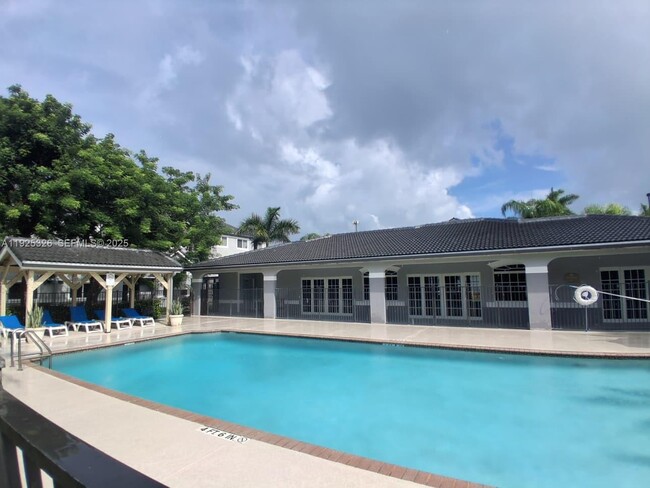 Primary Photo - 15460 SW 284th St