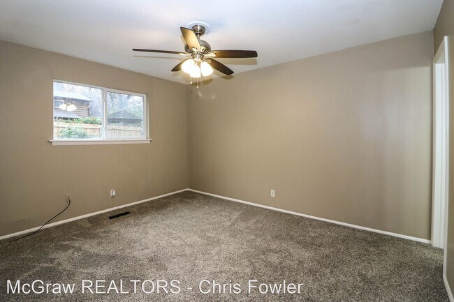 Building Photo - 3 br, 2 bath House - 5233 S. 67th E. Place