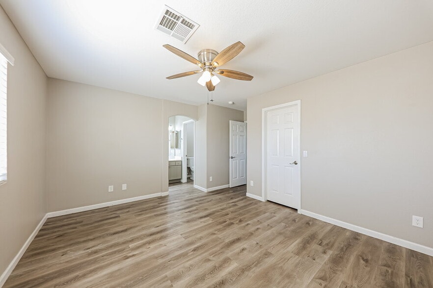 Building Photo - 15911 W Tasha Dr