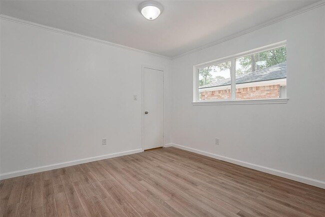 Building Photo - 25303 Lynbriar Ln