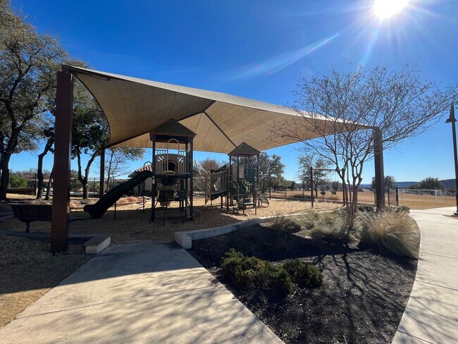 Building Photo - Beautiful 4/3 WITH PRIVATE POOL in Travisso