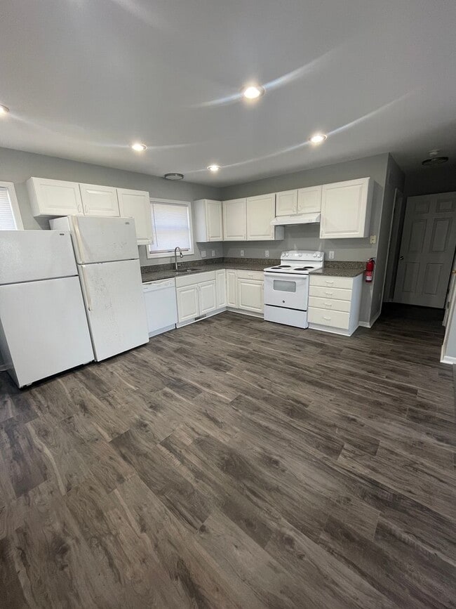 Building Photo - 230/232 Brookridge Rd.