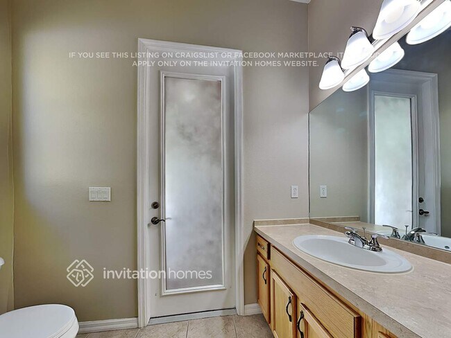 Building Photo - 1922 Raven Manor Dr