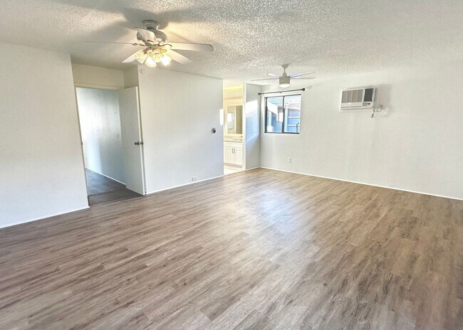 Building Photo - SPACIOUS 3 BEDROOM 2.5 BATH HOME IN KAIMUKI W/2 CAR GARAGE