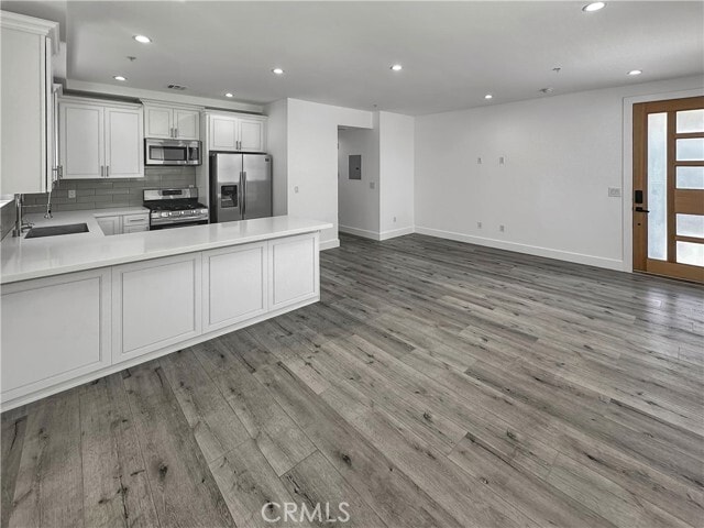 Building Photo - 7125 S La Cienega Blvd