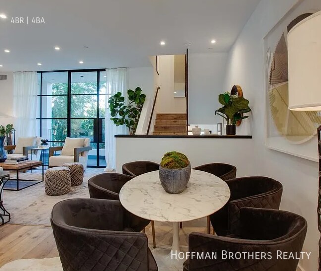 Building Photo - 1254 N Las Palmas Ave