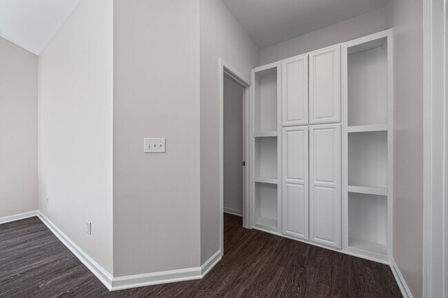 Building Photo - Idyllic 3-bed, 2.5 bath in the desirable W...