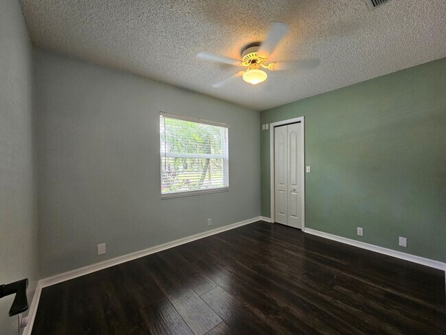 Building Photo - Beautiful 3/2 Pool Home