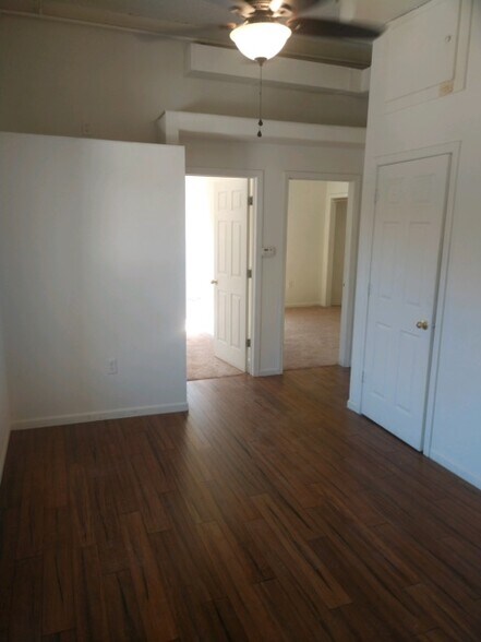 hardwood floors - 117 5th St