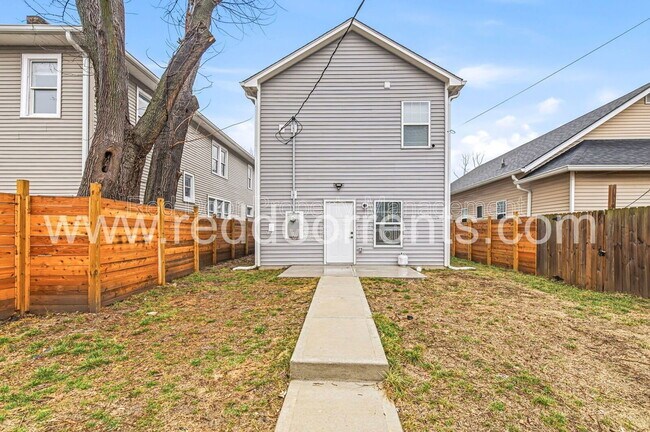 Building Photo - 416 Eastern Ave