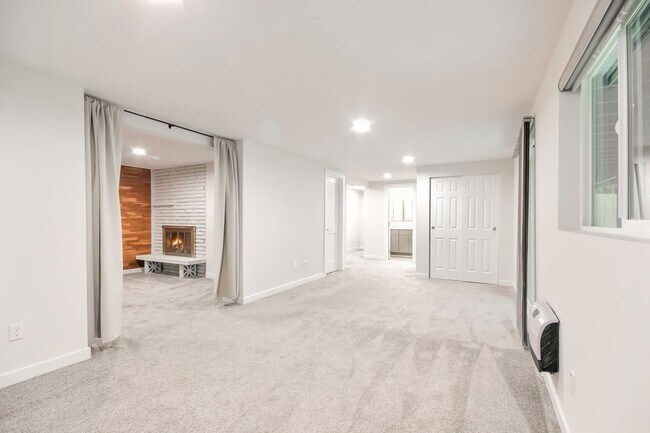 Building Photo - Beautifully renovated Home Briarwood!