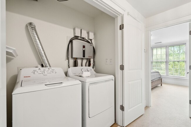 Building Photo - Fully Furnished 2BR Condo with Designer Touches in Shelmore Village