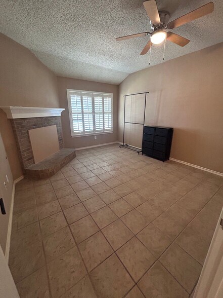 Building Photo - 1011 Windymeadow Ln