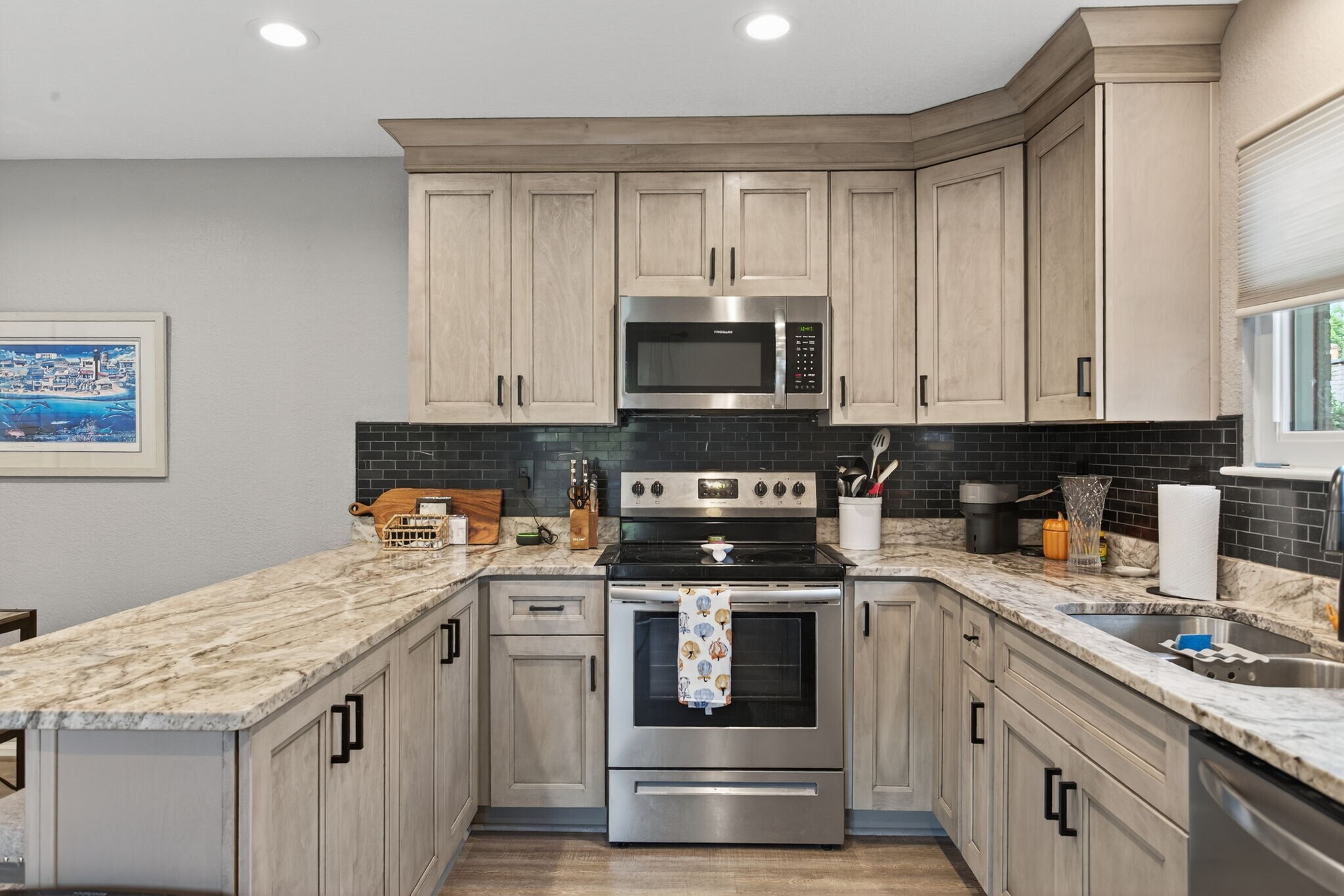 Building Photo - 1737 Ocean Bay Dr