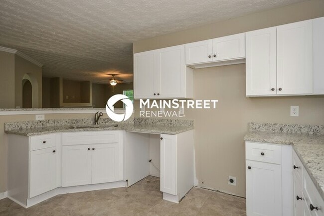 Building Photo - 4 Bedroom Pet-Friendly Home in Jonesboro, GA with Main Street Renewal