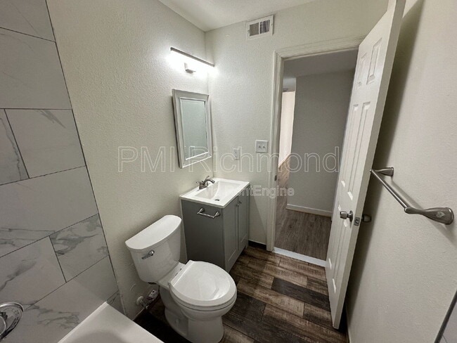 Building Photo - 3517 Briel St