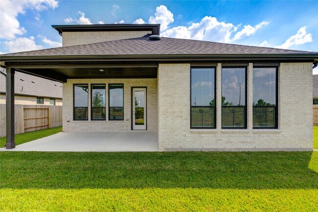 Building Photo - 25326 Loch Doon Dr