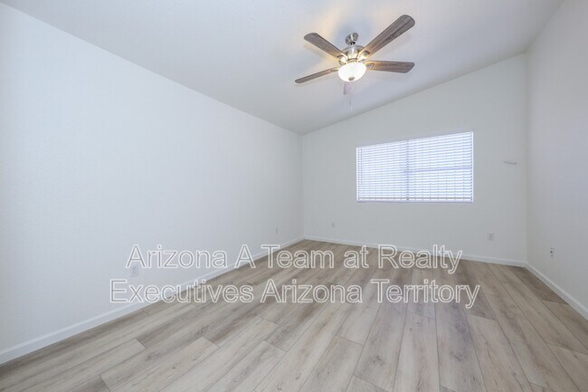 Building Photo - 3167 W Alexanderwood Dr