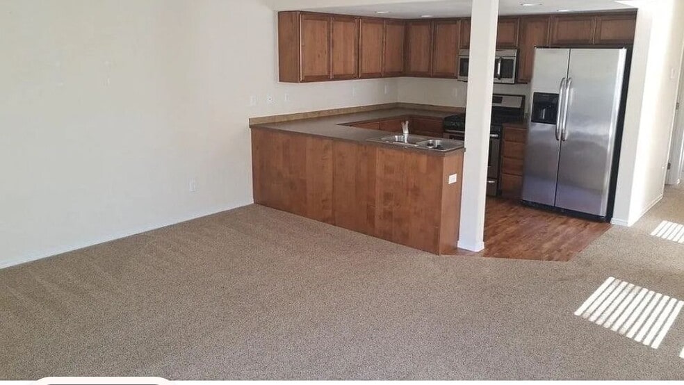 Building Photo - 1041 Alturas Dr