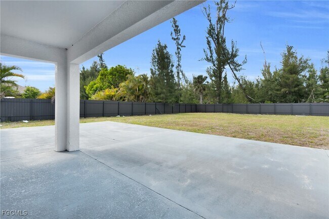 Building Photo - 1601 SW 12th Terrace