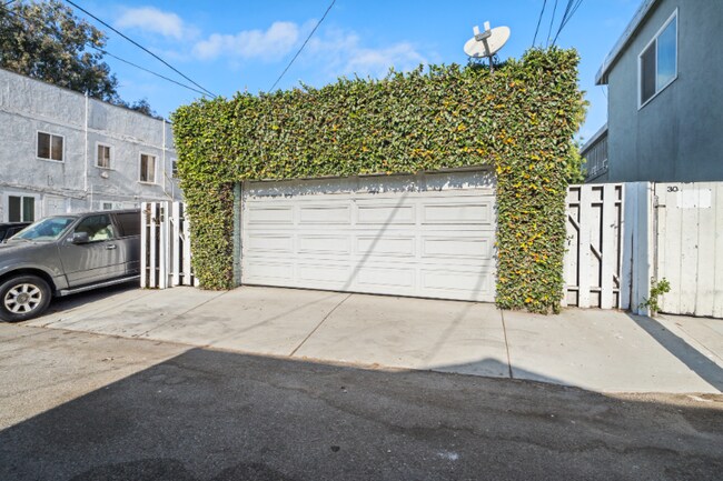 Building Photo - 26 Rose Ave