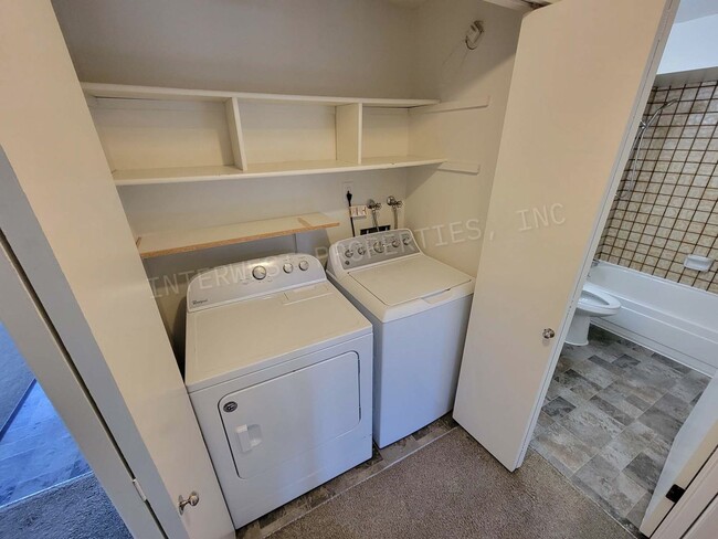 Building Photo - *1/2 OFF 1ST MONTH'S RENT PROMO* 3 BR Townhome- Wonderful Privacy Deck in Beaverton with 1 Car Ga...