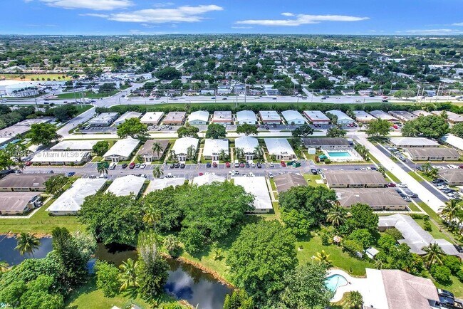 Building Photo - 653 Kathy Ct