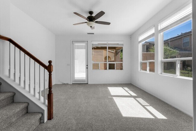 Building Photo - AVAILABLE NOW! GORGEOUS 3 BED / 2.5 BATH in Campanile in Cathedral City!