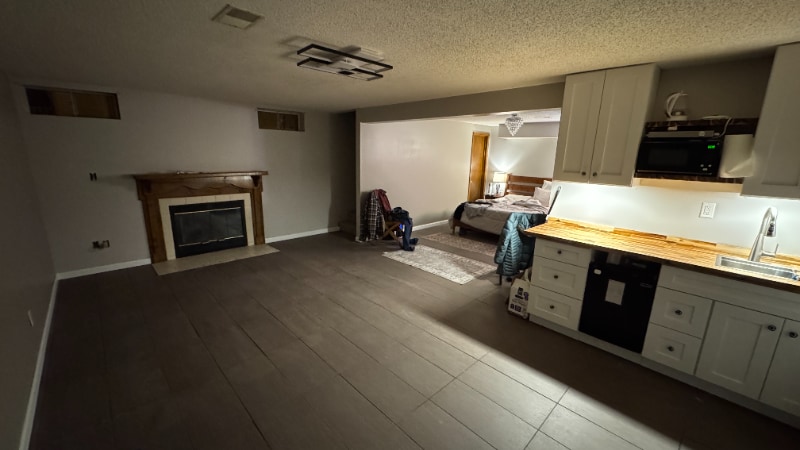 Building Photo - 120 Monroe St