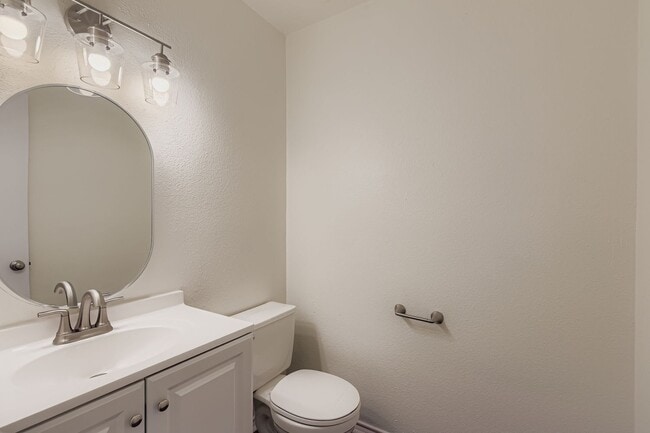 Building Photo - 8046 Thaxton Rd