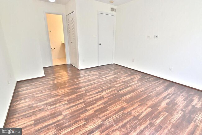 Building Photo - 1702 Ascot Way