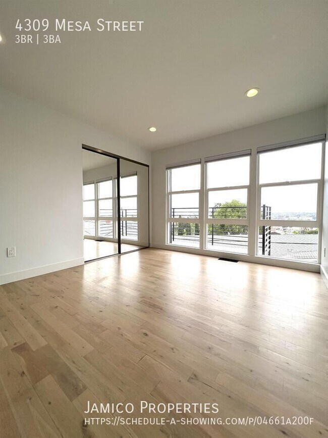 Building Photo - 4309 Mesa St