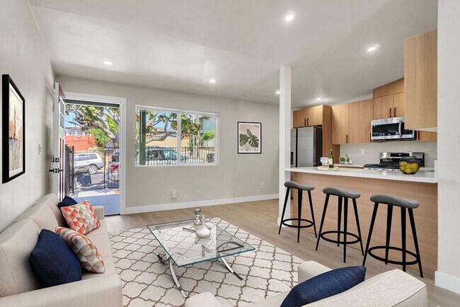 Building Photo - Newly remodeled 2 bed 1 bath with washer &...