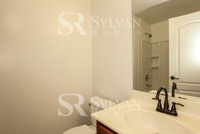 Building Photo - Pretty 4BR 2BA Home