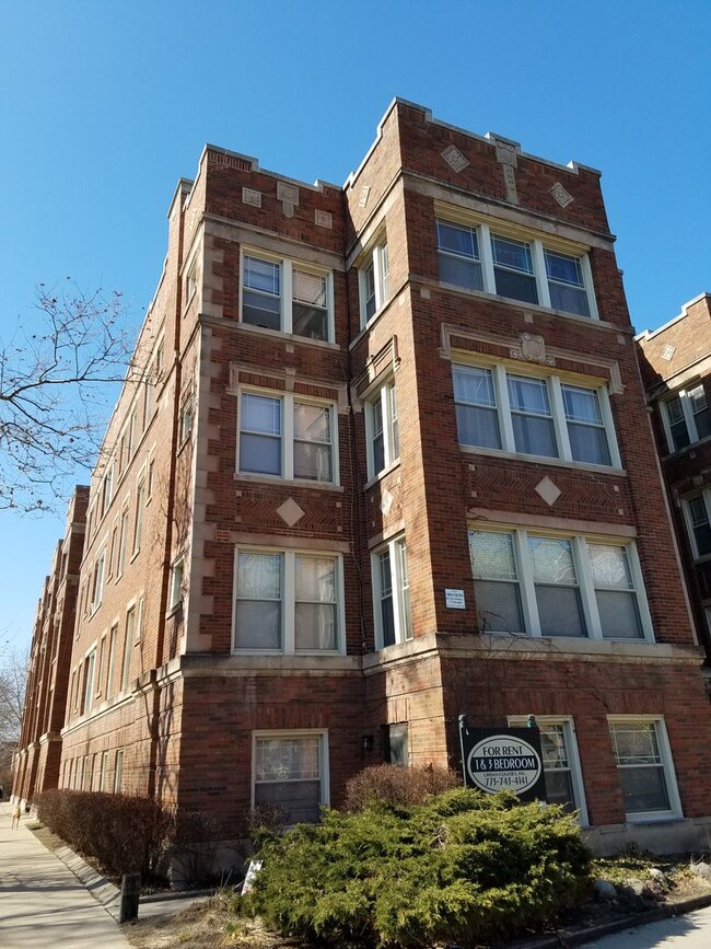 Interior Photo - 7000 Sheridan Apartments