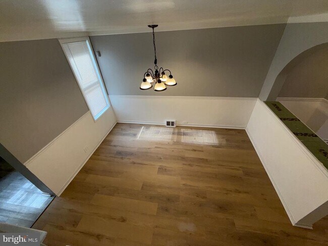 Building Photo - 2140 Ann St