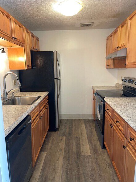 Building Photo - 15 Bower Rd