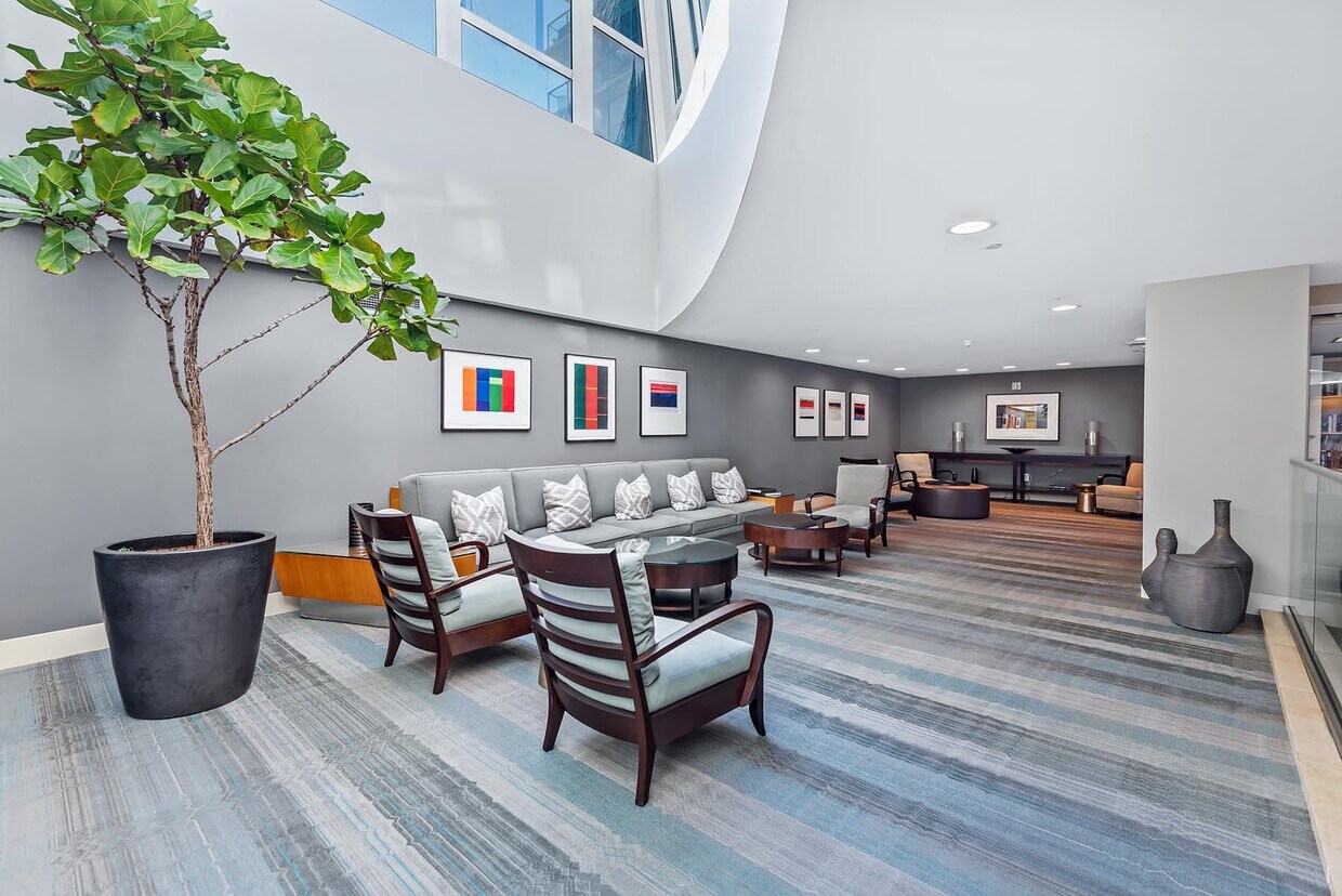 Building Photo - 13600 MARINA POINTE Dr