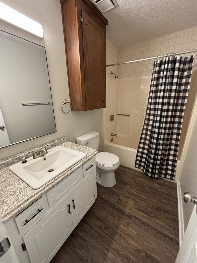 Building Photo - 133 Candlebrook Dr