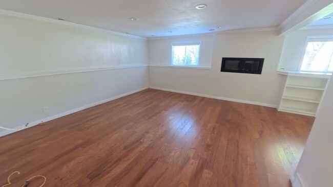 Building Photo - Beautiful Lindon Home