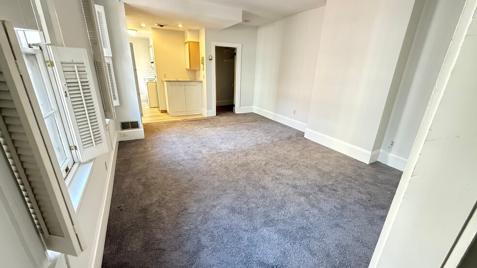 Building Photo - 1203 Delaware Ave