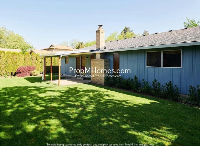 Building Photo - Spacious Three Bedroom Home in Milwaukie!