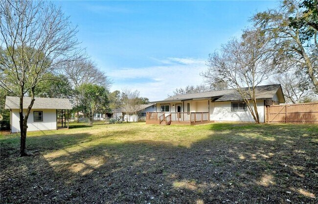 Building Photo - 125 Chaparral St